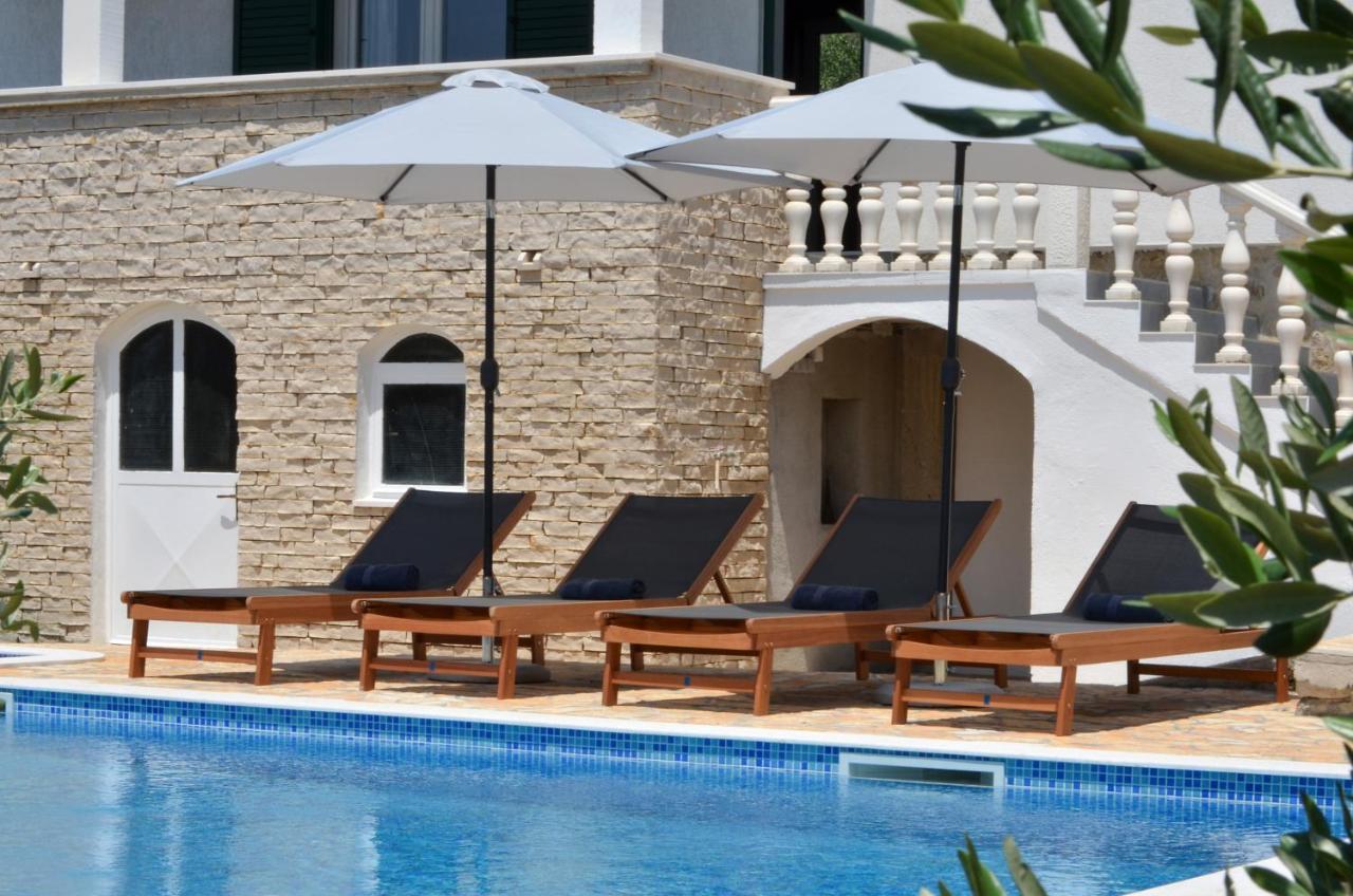 Holiday Home Nevera Kaštela Kültér fotó