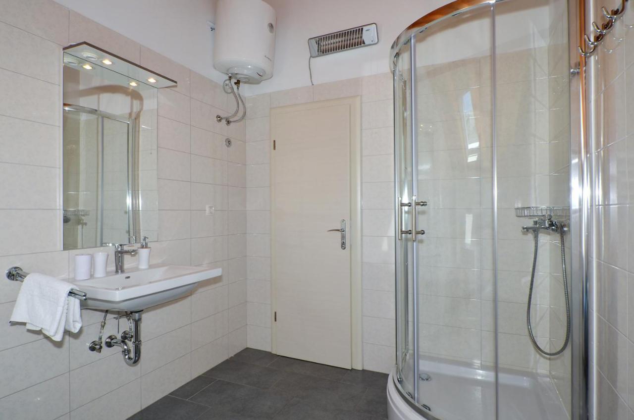 Holiday Home Nevera Kaštela Kültér fotó
