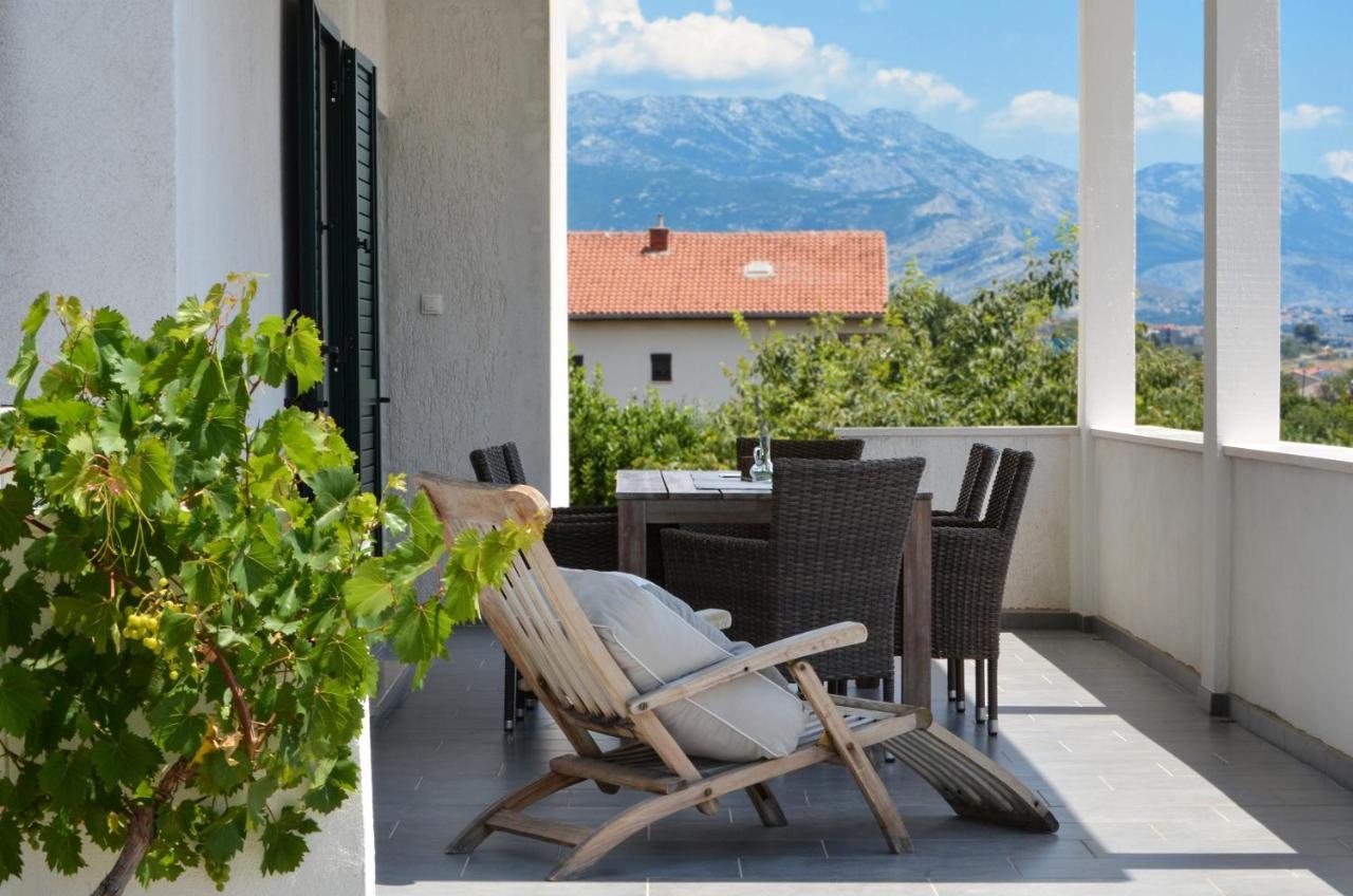 Holiday Home Nevera Kaštela Kültér fotó