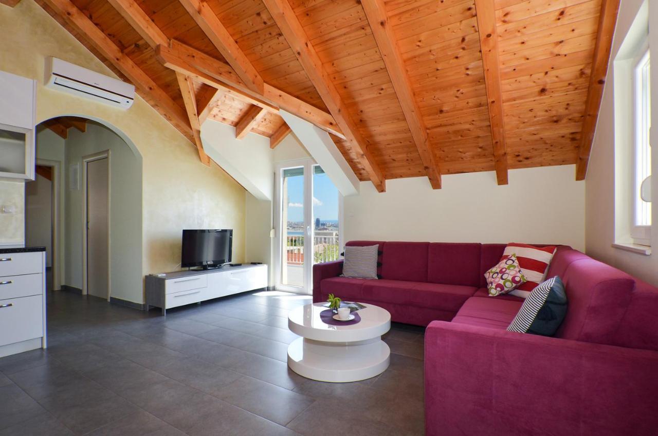 Holiday Home Nevera Kaštela Kültér fotó
