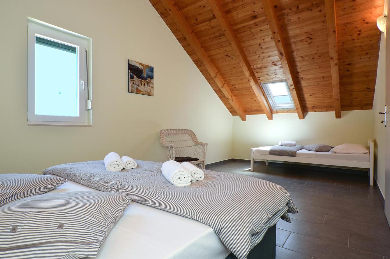 Holiday Home Nevera Kaštela Kültér fotó