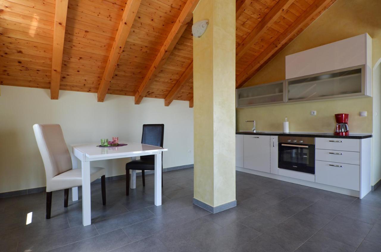Holiday Home Nevera Kaštela Kültér fotó