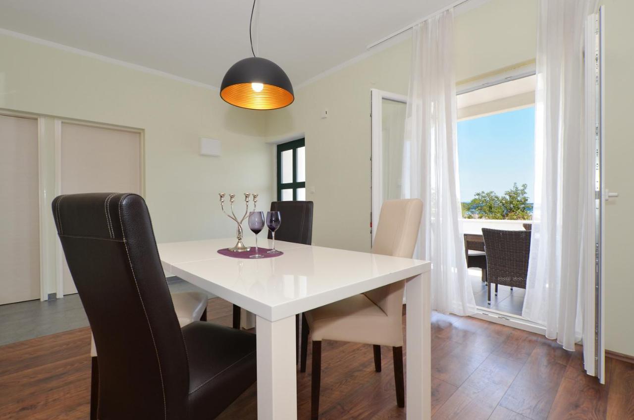 Holiday Home Nevera Kaštela Kültér fotó